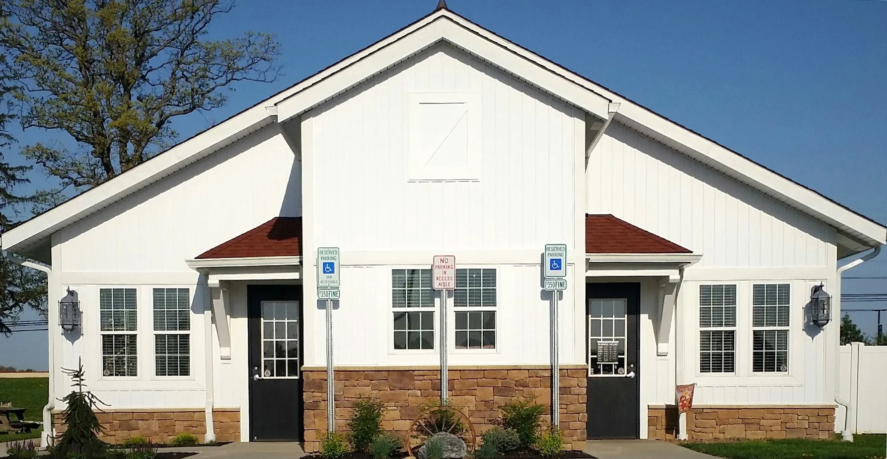 Animal Medical Hospital at Glenwood Building